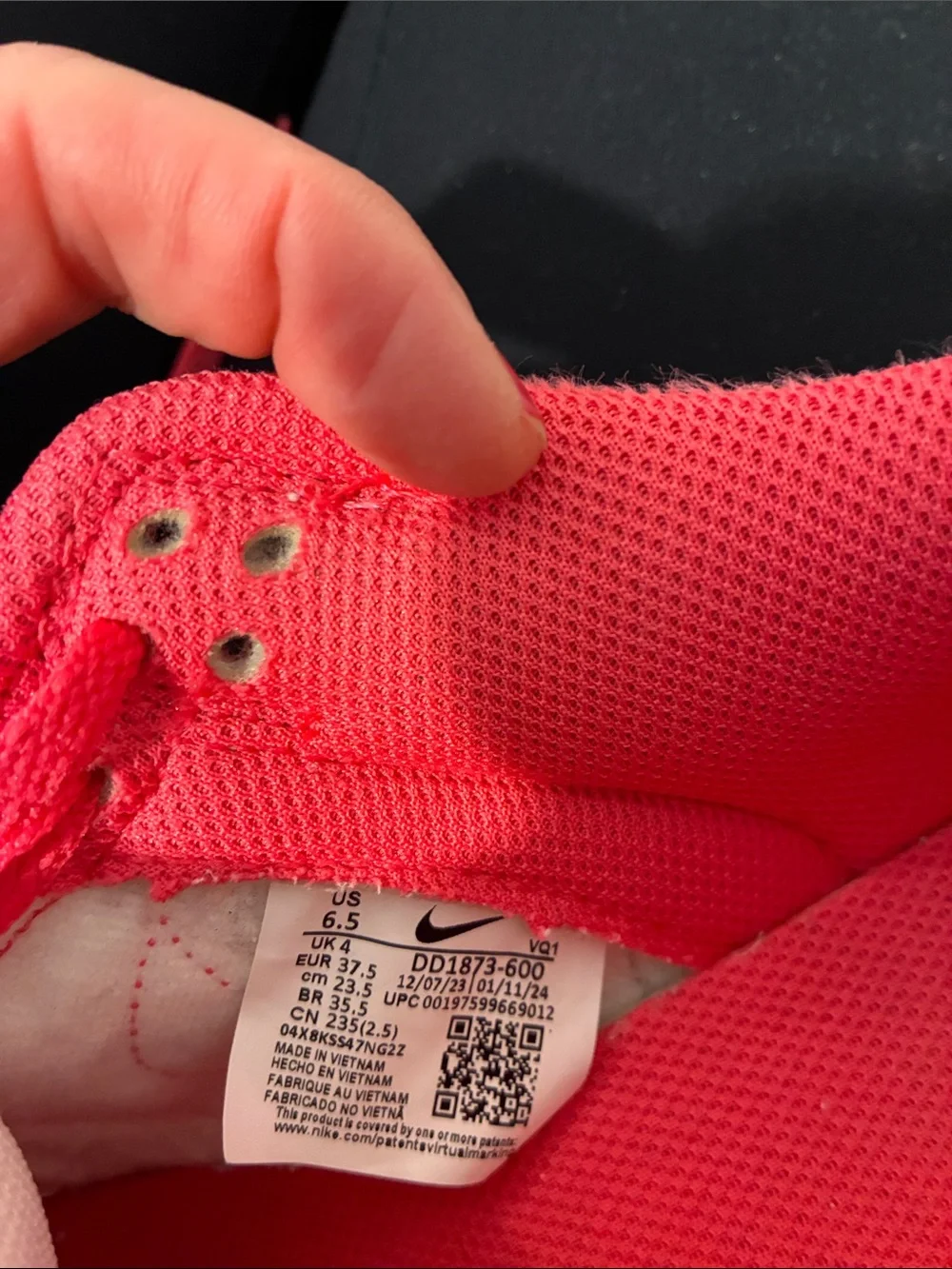 Nike Kids Low-Top Sneakers in Pink and White